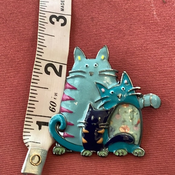 Fun enamel kitty cat brooch - Picture 2 of 5